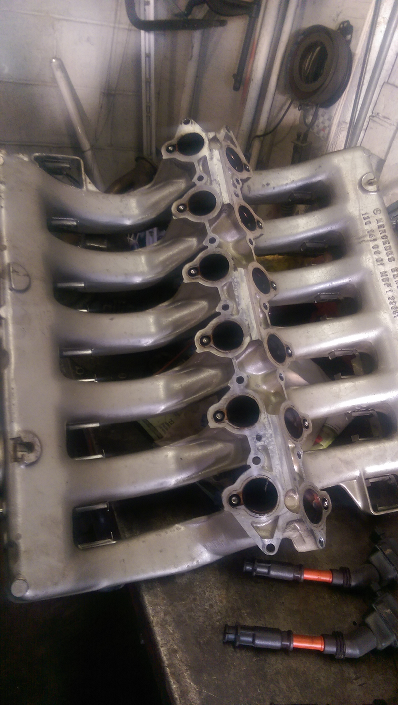 Illustration for article titled M120 S600 Coupe Engine color choices